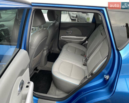 Синий Киа Soul EV, объемом двигателя 0 л и пробегом 88 тыс. км за 10700 $, фото 59 на Automoto.ua
