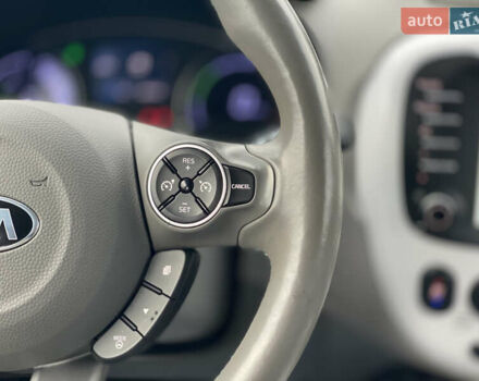 Синий Киа Soul EV, объемом двигателя 0 л и пробегом 88 тыс. км за 10700 $, фото 50 на Automoto.ua