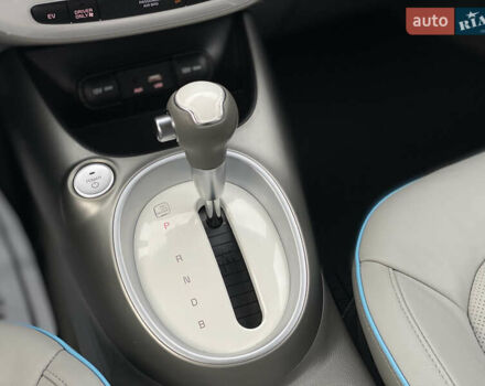 Синий Киа Soul EV, объемом двигателя 0 л и пробегом 88 тыс. км за 10700 $, фото 41 на Automoto.ua