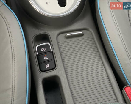 Синий Киа Soul EV, объемом двигателя 0 л и пробегом 88 тыс. км за 10700 $, фото 42 на Automoto.ua