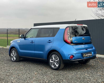 Синий Киа Soul EV, объемом двигателя 0 л и пробегом 88 тыс. км за 10700 $, фото 88 на Automoto.ua
