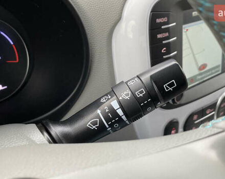 Синий Киа Soul EV, объемом двигателя 0 л и пробегом 88 тыс. км за 10700 $, фото 48 на Automoto.ua