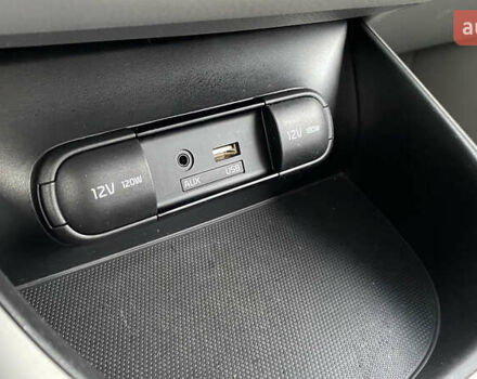 Синий Киа Soul EV, объемом двигателя 0 л и пробегом 88 тыс. км за 10700 $, фото 73 на Automoto.ua