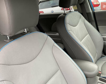 Синий Киа Soul EV, объемом двигателя 0 л и пробегом 88 тыс. км за 10700 $, фото 63 на Automoto.ua