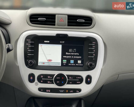 Синий Киа Soul EV, объемом двигателя 0 л и пробегом 88 тыс. км за 10700 $, фото 40 на Automoto.ua