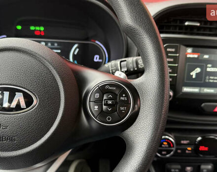 Синий Киа Soul EV, объемом двигателя 0 л и пробегом 26 тыс. км за 18900 $, фото 25 на Automoto.ua