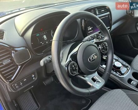 Синий Киа Soul EV, объемом двигателя 0 л и пробегом 59 тыс. км за 18999 $, фото 43 на Automoto.ua
