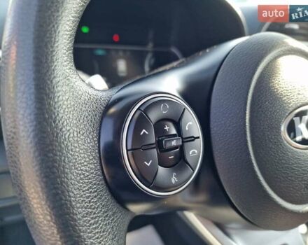 Синий Киа Soul EV, объемом двигателя 0 л и пробегом 26 тыс. км за 17900 $, фото 26 на Automoto.ua