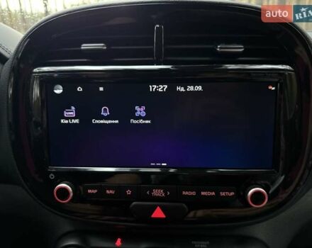 Киа Soul EV 2022 в Киеве на Automoto.ua Синий Киа Soul EV, объемом двигателя 0 л и пробегом 39 тыс. км за 19499 $, фото 93 на Automoto.ua
