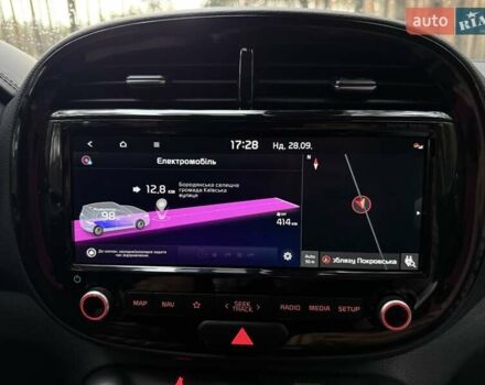 Киа Soul EV 2022 в Киеве на Automoto.ua Синий Киа Soul EV, объемом двигателя 0 л и пробегом 39 тыс. км за 19499 $, фото 94 на Automoto.ua