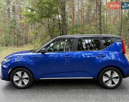 Киа Soul EV 2022 в Киеве на Automoto.ua Синий Киа Soul EV, объемом двигателя 0 л и пробегом 39 тыс. км за 19499 $, фото 4 на Automoto.ua