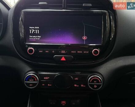 Киа Soul EV 2022 в Киеве на Automoto.ua Синий Киа Soul EV, объемом двигателя 0 л и пробегом 39 тыс. км за 19499 $, фото 59 на Automoto.ua