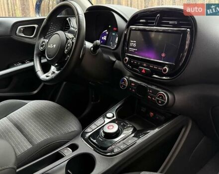 Киа Soul EV 2022 в Киеве на Automoto.ua Синий Киа Soul EV, объемом двигателя 0 л и пробегом 39 тыс. км за 19499 $, фото 65 на Automoto.ua