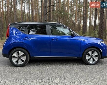 Киа Soul EV 2022 в Киеве на Automoto.ua Синий Киа Soul EV, объемом двигателя 0 л и пробегом 39 тыс. км за 19499 $, фото 3 на Automoto.ua