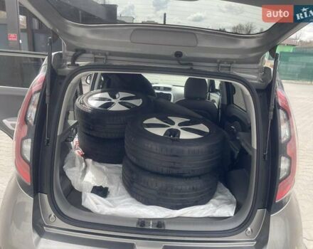 Зеленый Киа Soul EV, объемом двигателя 0 л и пробегом 115 тыс. км за 7600 $, фото 28 на Automoto.ua