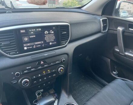 Білий Кіа Sportage, об'ємом двигуна 1.6 л та пробігом 54 тис. км за 20000 $, фото 5 на Automoto.ua
