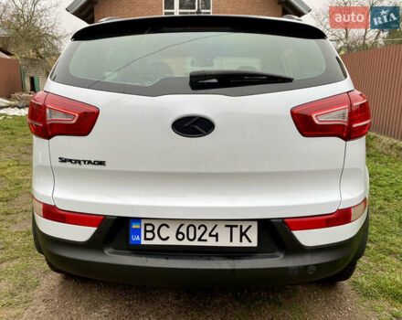 Белый Киа Sportage, объемом двигателя 2 л и пробегом 244 тыс. км за 9990 $, фото 4 на Automoto.ua