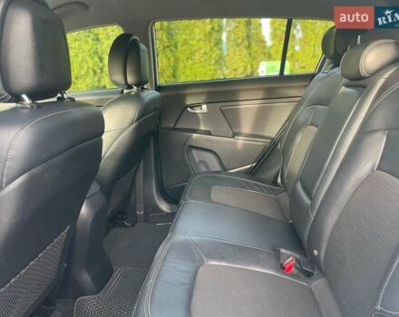 Білий Кіа Sportage, об'ємом двигуна 2 л та пробігом 215 тис. км за 13800 $, фото 8 на Automoto.ua