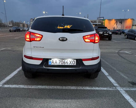 Білий Кіа Sportage, об'ємом двигуна 2.4 л та пробігом 265 тис. км за 10599 $, фото 3 на Automoto.ua
