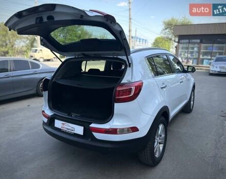 Кіа Sportage 2011 у Сумах на Automoto.ua Білий Кіа Sportage, об'ємом двигуна 1.7 л та пробігом 228 тис. км за 13700 $, фото 5 на Automoto.ua