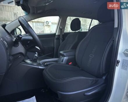 Кіа Sportage 2011 у Сумах на Automoto.ua Білий Кіа Sportage, об'ємом двигуна 1.7 л та пробігом 228 тис. км за 13700 $, фото 85 на Automoto.ua