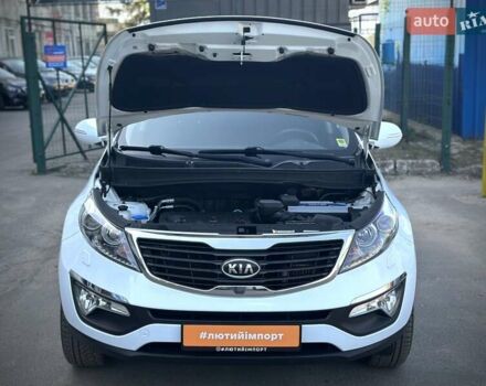 Кіа Sportage 2011 у Сумах на Automoto.ua Білий Кіа Sportage, об'ємом двигуна 1.7 л та пробігом 228 тис. км за 13700 $, фото 10 на Automoto.ua