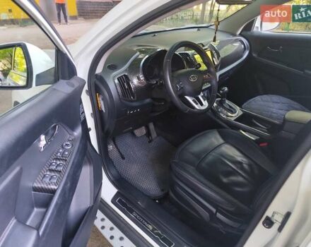 Білий Кіа Sportage, об'ємом двигуна 2 л та пробігом 125 тис. км за 14800 $, фото 5 на Automoto.ua