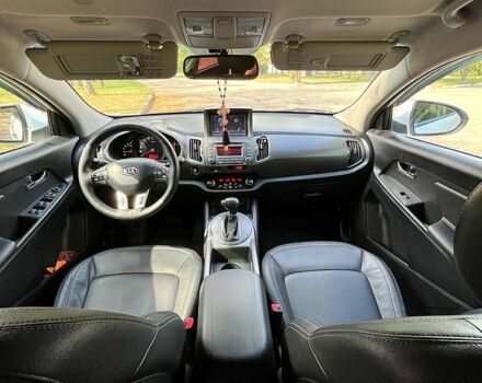 Білий Кіа Sportage, об'ємом двигуна 2 л та пробігом 183 тис. км за 12400 $, фото 6 на Automoto.ua