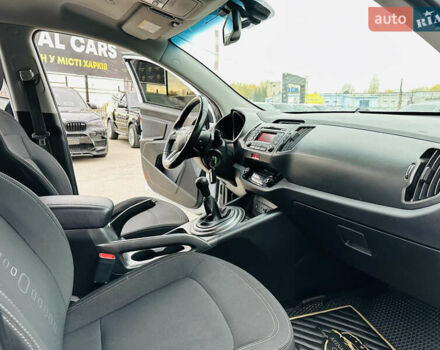 Белый Киа Sportage, объемом двигателя 2 л и пробегом 225 тыс. км за 12400 $, фото 23 на Automoto.ua