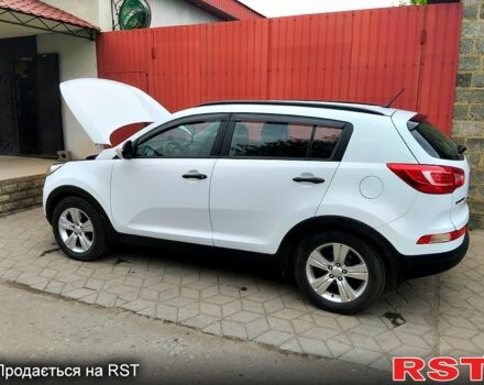 Белый Киа Sportage, объемом двигателя 2 л и пробегом 156 тыс. км за 12500 $, фото 3 на Automoto.ua