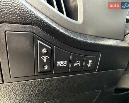 Білий Кіа Sportage, об'ємом двигуна 2 л та пробігом 165 тис. км за 13999 $, фото 20 на Automoto.ua