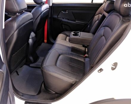Белый Киа Sportage, объемом двигателя 2 л и пробегом 126 тыс. км за 12900 $, фото 6 на Automoto.ua