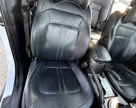 Білий Кіа Sportage, об'ємом двигуна 2 л та пробігом 258 тис. км за 13500 $, фото 18 на Automoto.ua