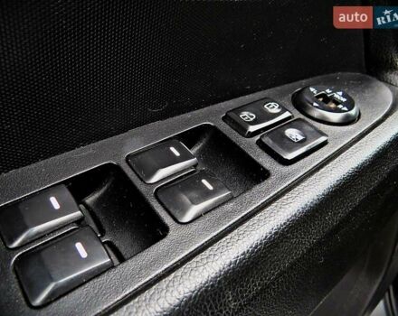 Белый Киа Sportage, объемом двигателя 1.7 л и пробегом 173 тыс. км за 11700 $, фото 6 на Automoto.ua