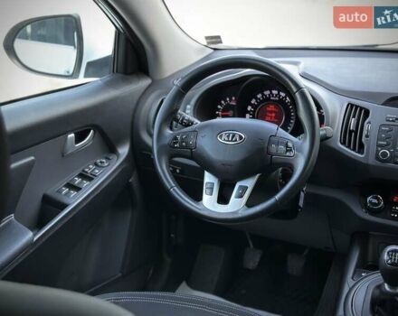 Кіа Sportage 2011 у Сумах на Automoto.ua Білий Кіа Sportage, об'ємом двигуна 1.7 л та пробігом 228 тис. км за 13700 $, фото 16 на Automoto.ua