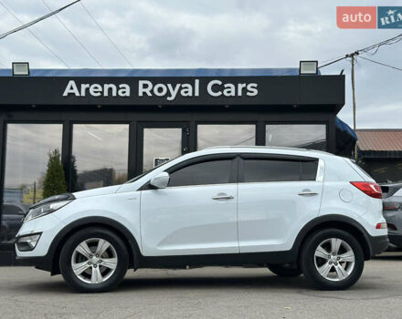 Белый Киа Sportage, объемом двигателя 2 л и пробегом 225 тыс. км за 12400 $, фото 4 на Automoto.ua