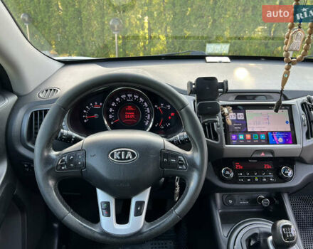 Білий Кіа Sportage, об'ємом двигуна 2 л та пробігом 215 тис. км за 13800 $, фото 13 на Automoto.ua