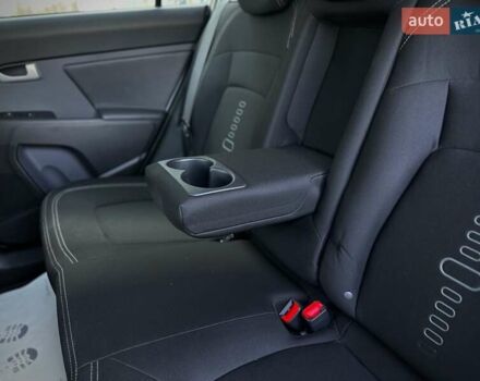 Кіа Sportage 2011 у Сумах на Automoto.ua Білий Кіа Sportage, об'ємом двигуна 1.7 л та пробігом 228 тис. км за 13700 $, фото 90 на Automoto.ua