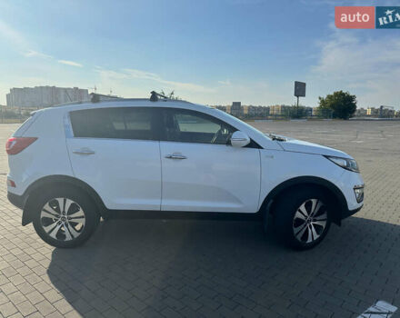 Білий Кіа Sportage, об'ємом двигуна 2 л та пробігом 258 тис. км за 13500 $, фото 2 на Automoto.ua