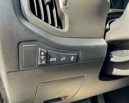 Білий Кіа Sportage, об'ємом двигуна 2 л та пробігом 183 тис. км за 12400 $, фото 11 на Automoto.ua