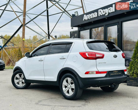 Белый Киа Sportage, объемом двигателя 2 л и пробегом 225 тыс. км за 12400 $, фото 3 на Automoto.ua