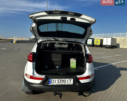 Білий Кіа Sportage, об'ємом двигуна 2 л та пробігом 258 тис. км за 13500 $, фото 5 на Automoto.ua