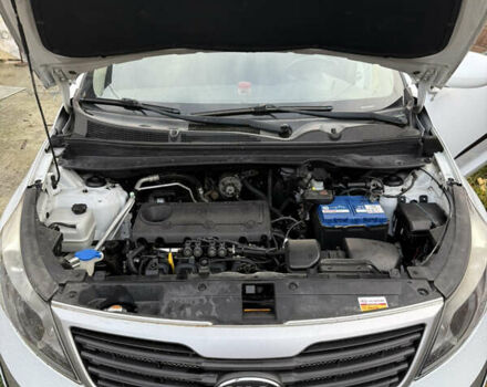 Белый Киа Sportage, объемом двигателя 2 л и пробегом 167 тыс. км за 12500 $, фото 14 на Automoto.ua
