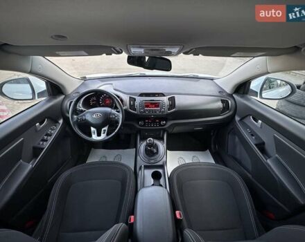 Кіа Sportage 2011 у Сумах на Automoto.ua Білий Кіа Sportage, об'ємом двигуна 1.7 л та пробігом 228 тис. км за 13700 $, фото 13 на Automoto.ua