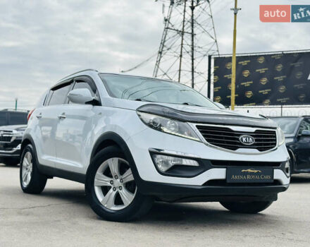 Белый Киа Sportage, объемом двигателя 2 л и пробегом 225 тыс. км за 12400 $, фото 2 на Automoto.ua