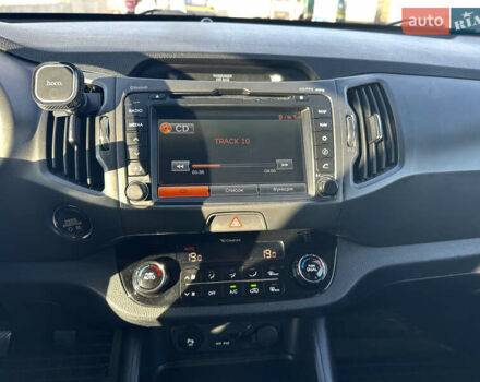 Білий Кіа Sportage, об'ємом двигуна 2 л та пробігом 258 тис. км за 13500 $, фото 10 на Automoto.ua