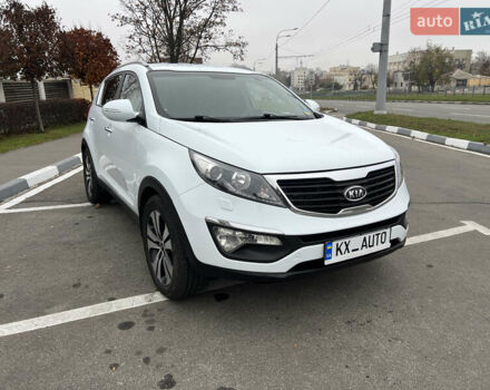 Белый Киа Sportage, объемом двигателя 2 л и пробегом 135 тыс. км за 12999 $, фото 1 на Automoto.ua