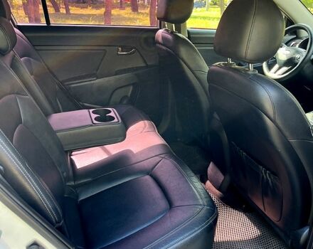 Білий Кіа Sportage, об'ємом двигуна 2 л та пробігом 183 тис. км за 12400 $, фото 8 на Automoto.ua