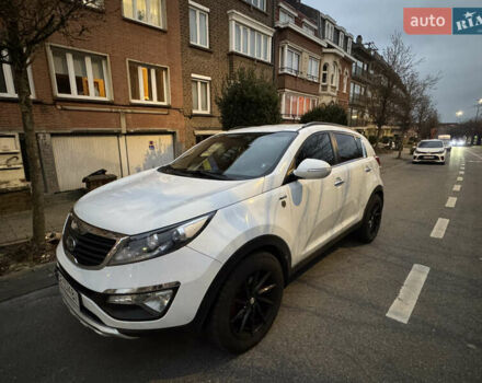Білий Кіа Sportage, об'ємом двигуна 1.99 л та пробігом 165 тис. км за 14039 $, фото 7 на Automoto.ua