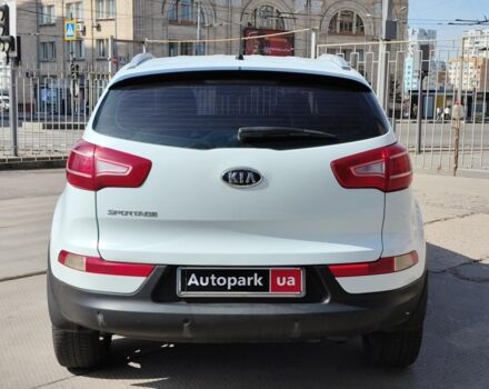 Білий Кіа Sportage, об'ємом двигуна 2 л та пробігом 194 тис. км за 10790 $, фото 4 на Automoto.ua